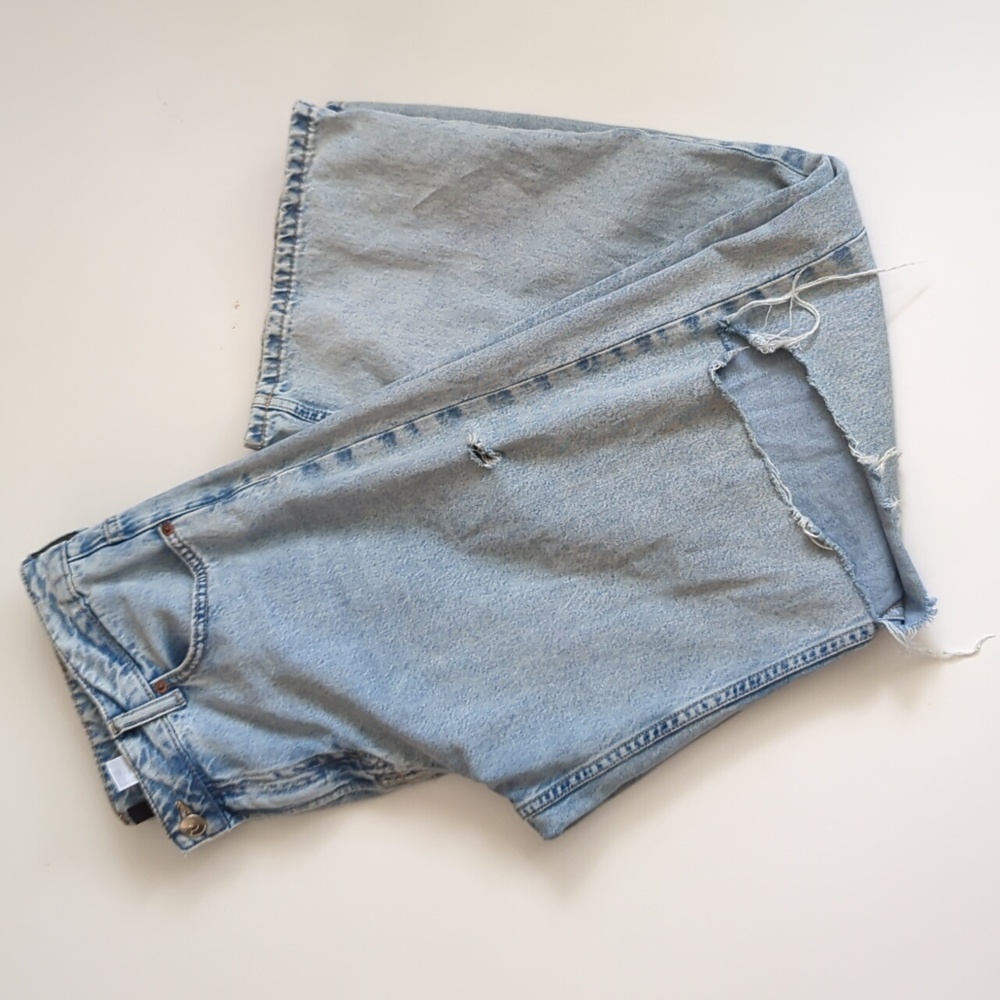 Divided By H&M Jeans High Rise Destroyed Ripped Women’s 8 Denim